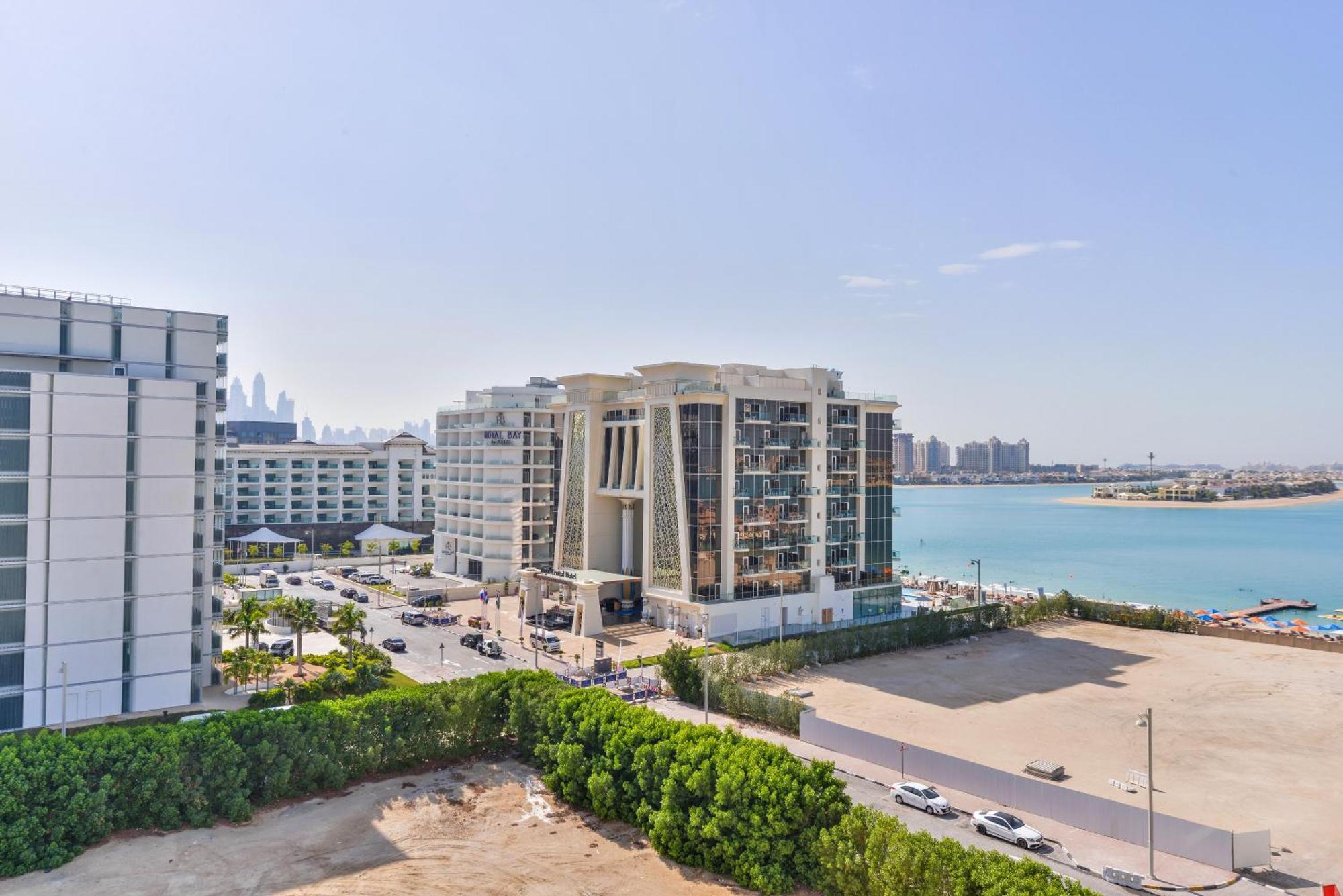 Ultra Luxury Palm - Mina Azizi - Free 5 Star Access Lägenhet