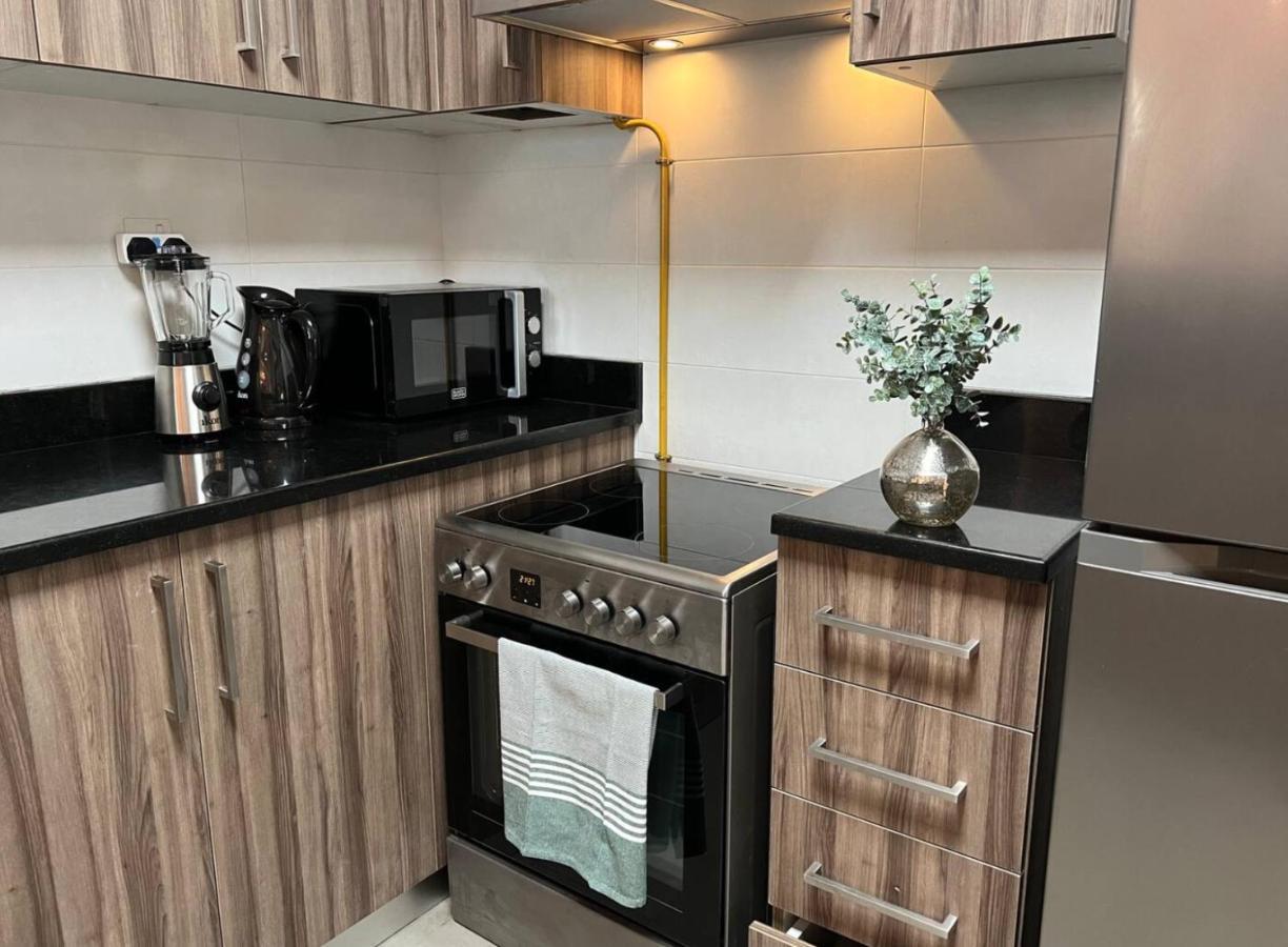 Next To Burj Khalifa & Mall Long Term Available! Send Message Apartamento