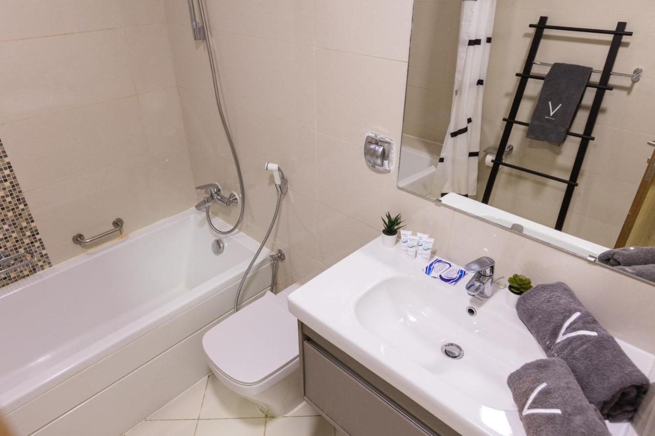 Spacious 1br With Full Marina View Ferienhaus *