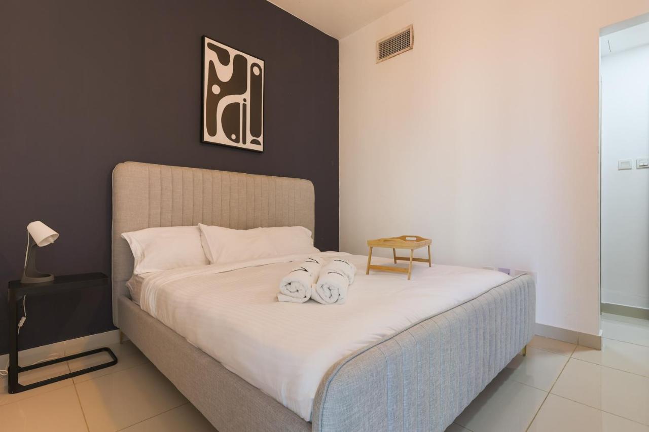 Spacious 1br With Full Marina View Ferienhaus *