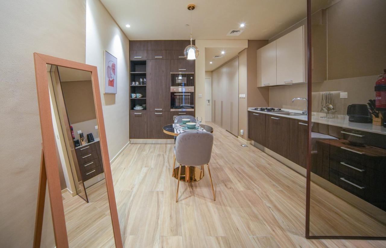 Big Modern In Park View Jvc