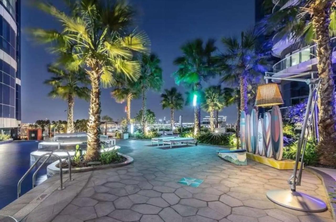 Luxury 2br In Paramount Towers Business Bay Apartamento