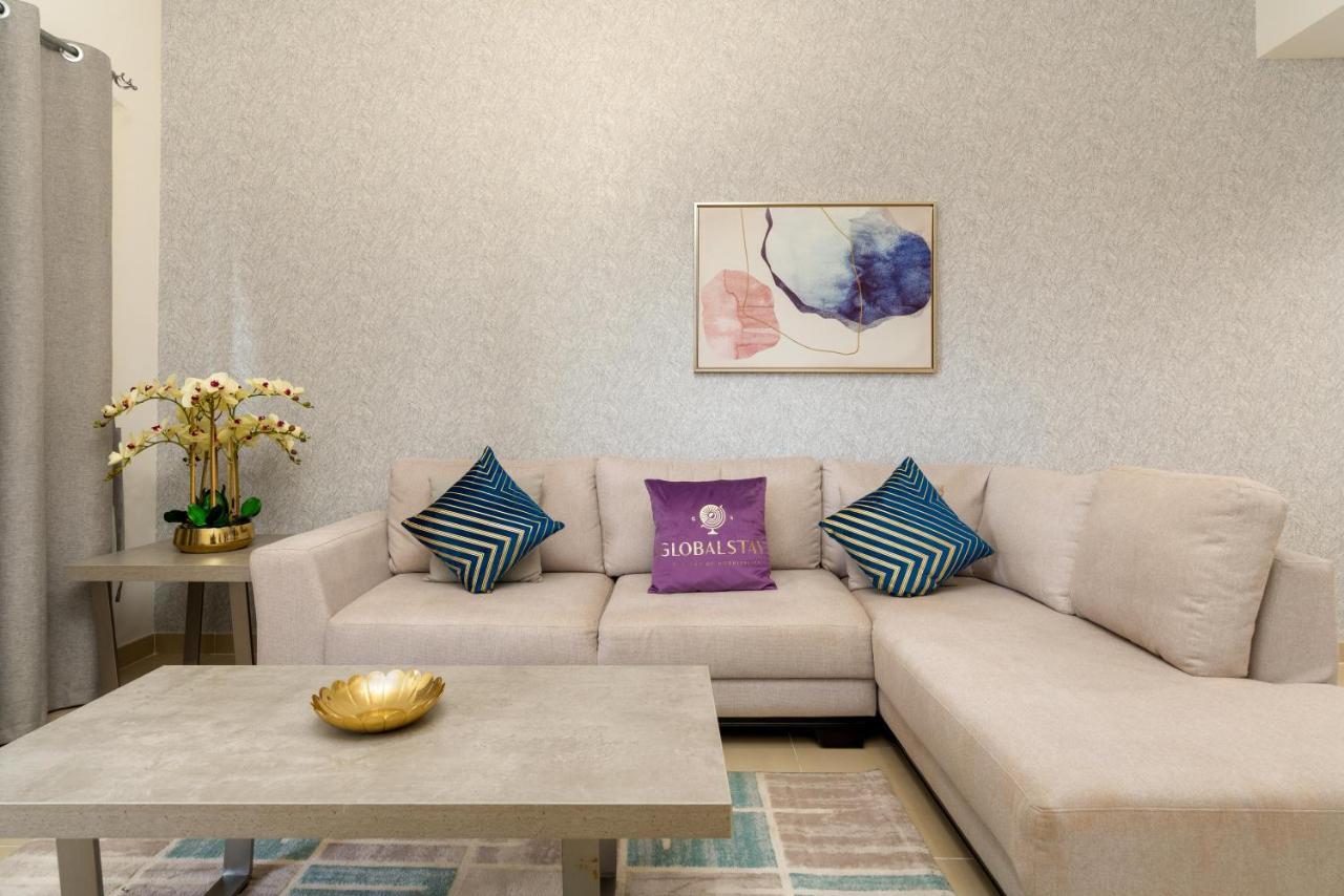 Globalstay At Palm Jumeirah Beachfront Paradise With Pool And Gym Apartamento *