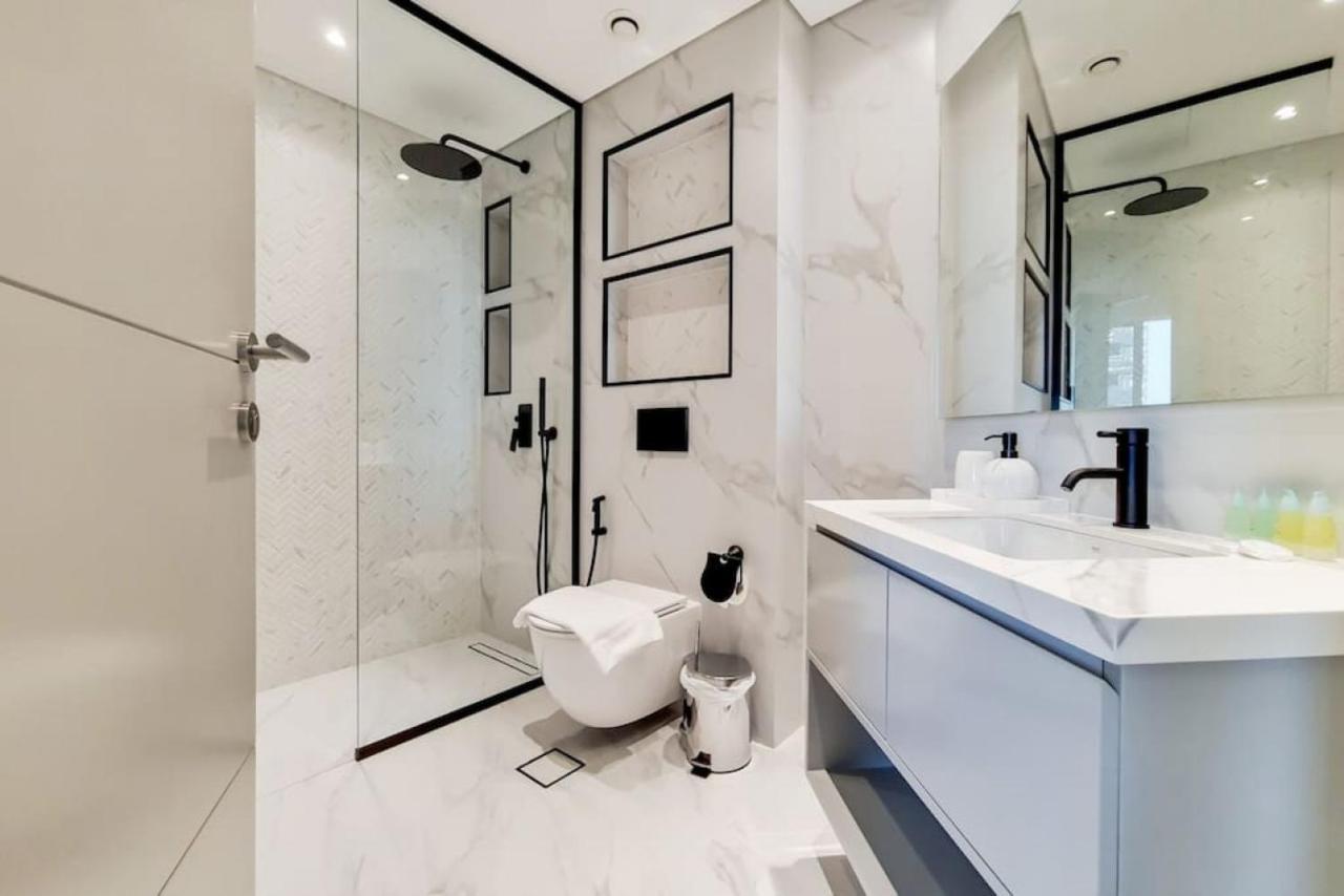 Torch Tower, 2 Bedroom - Glamorous Two Bedroom Apartament *