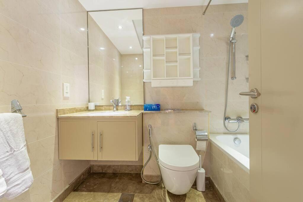 Apartamento First Class 3br With Full Burj Khalifa And Fountain View Dubái