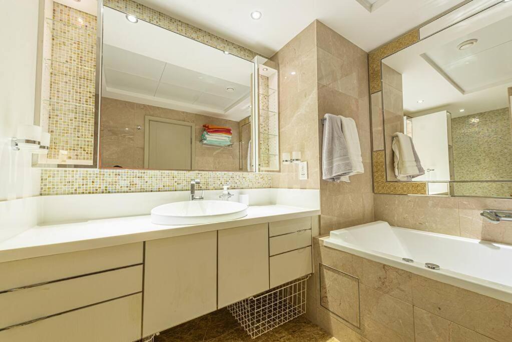 First Class 3br With Full Burj Khalifa And Fountain View Dubái