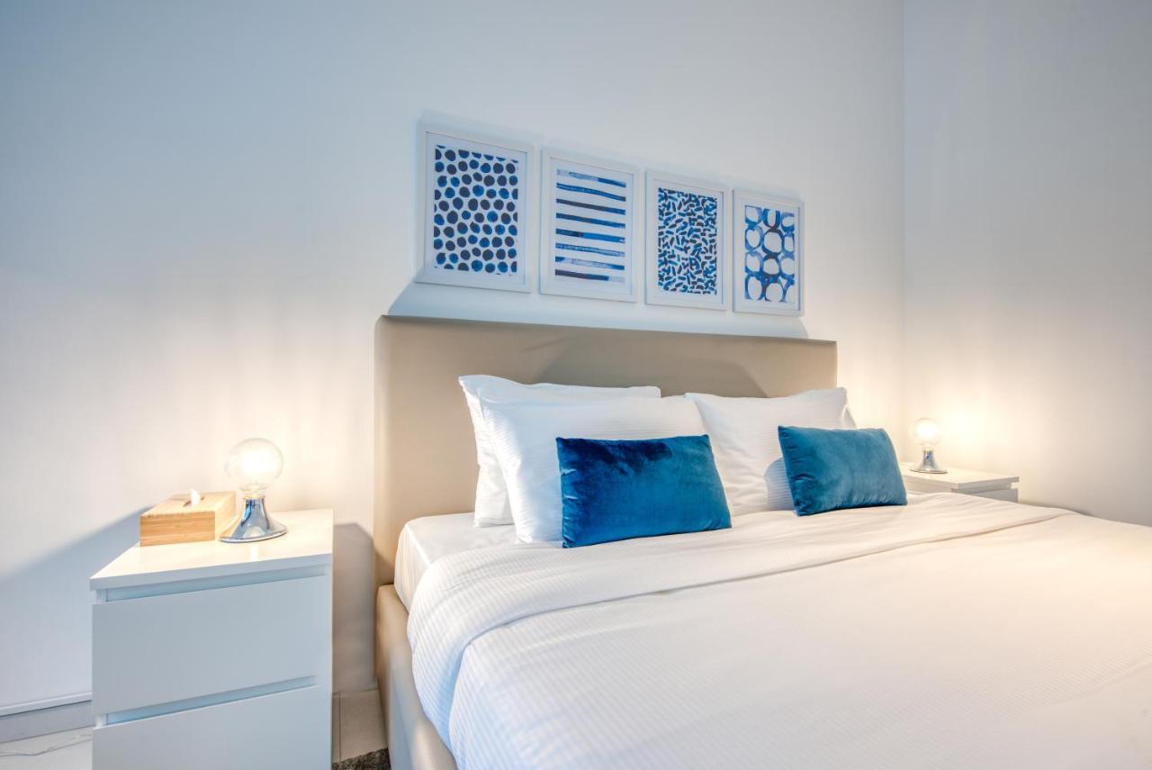 Maison Privee - Luxury, Spacious, Modern Near Burj Khalifa And Canal Apartment Dubai