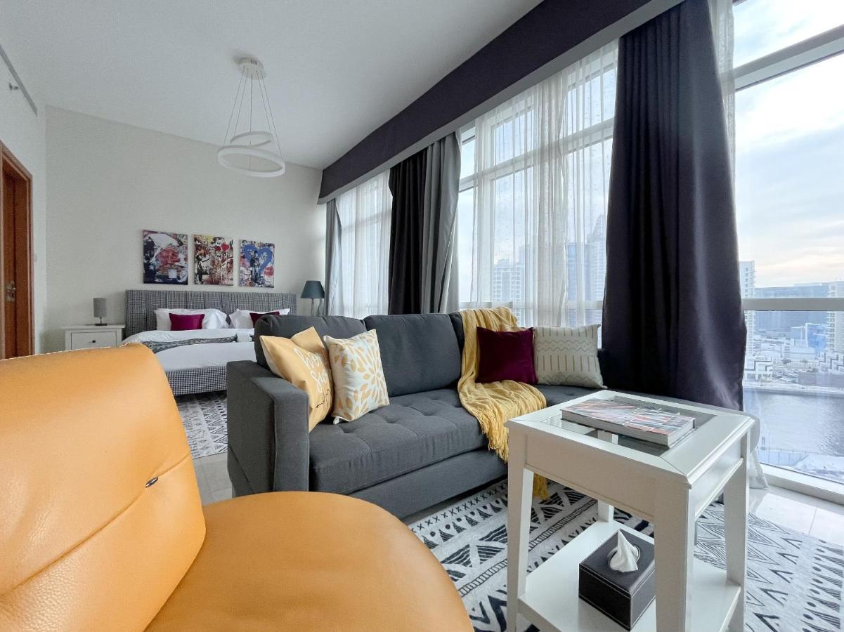 Super Spacious In The Heart Of Business - Very Rare