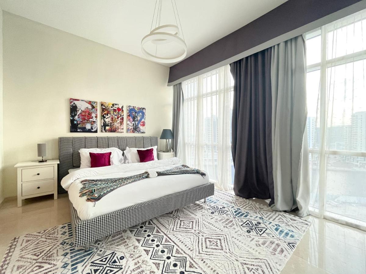 Appartement Super Spacious In The Heart Of Business - Very Rare