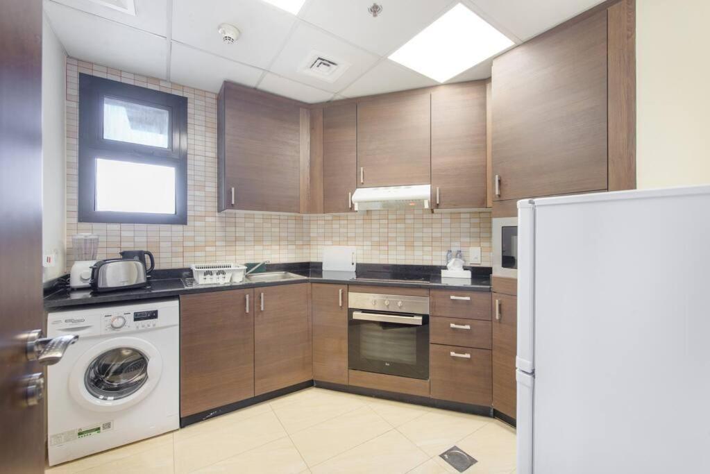 Elegant With Canal View And Close To Metro Lejlighed *