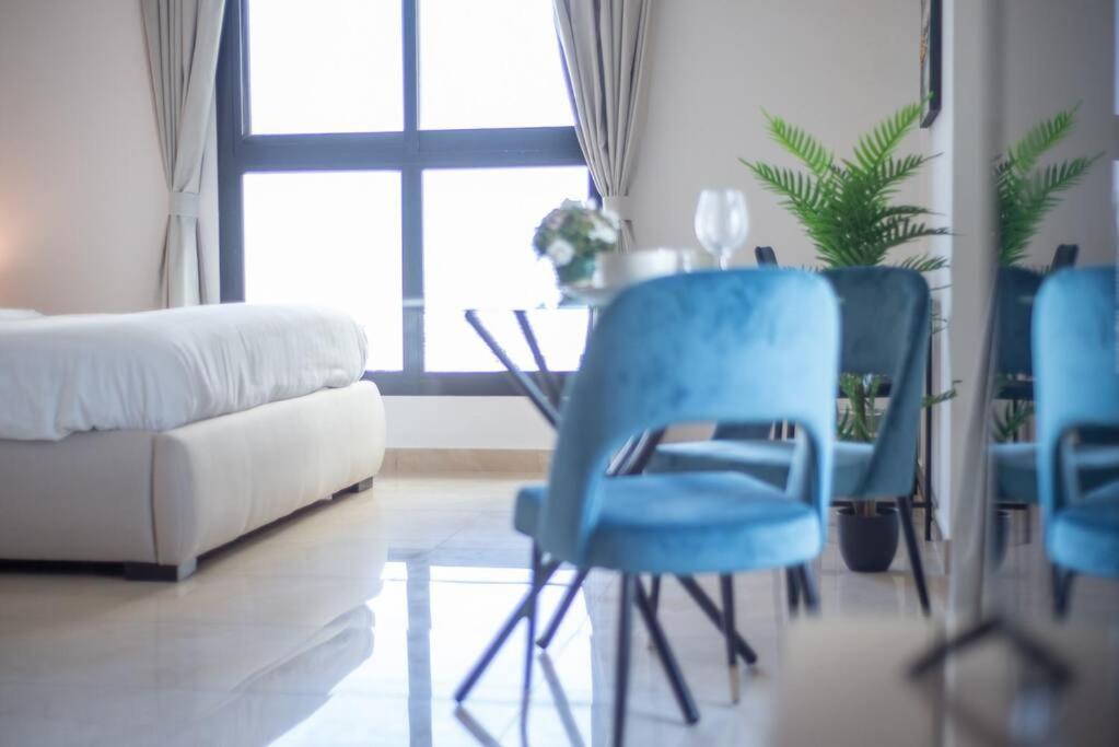 Elegant With Canal View And Close To Metro Lejlighed *