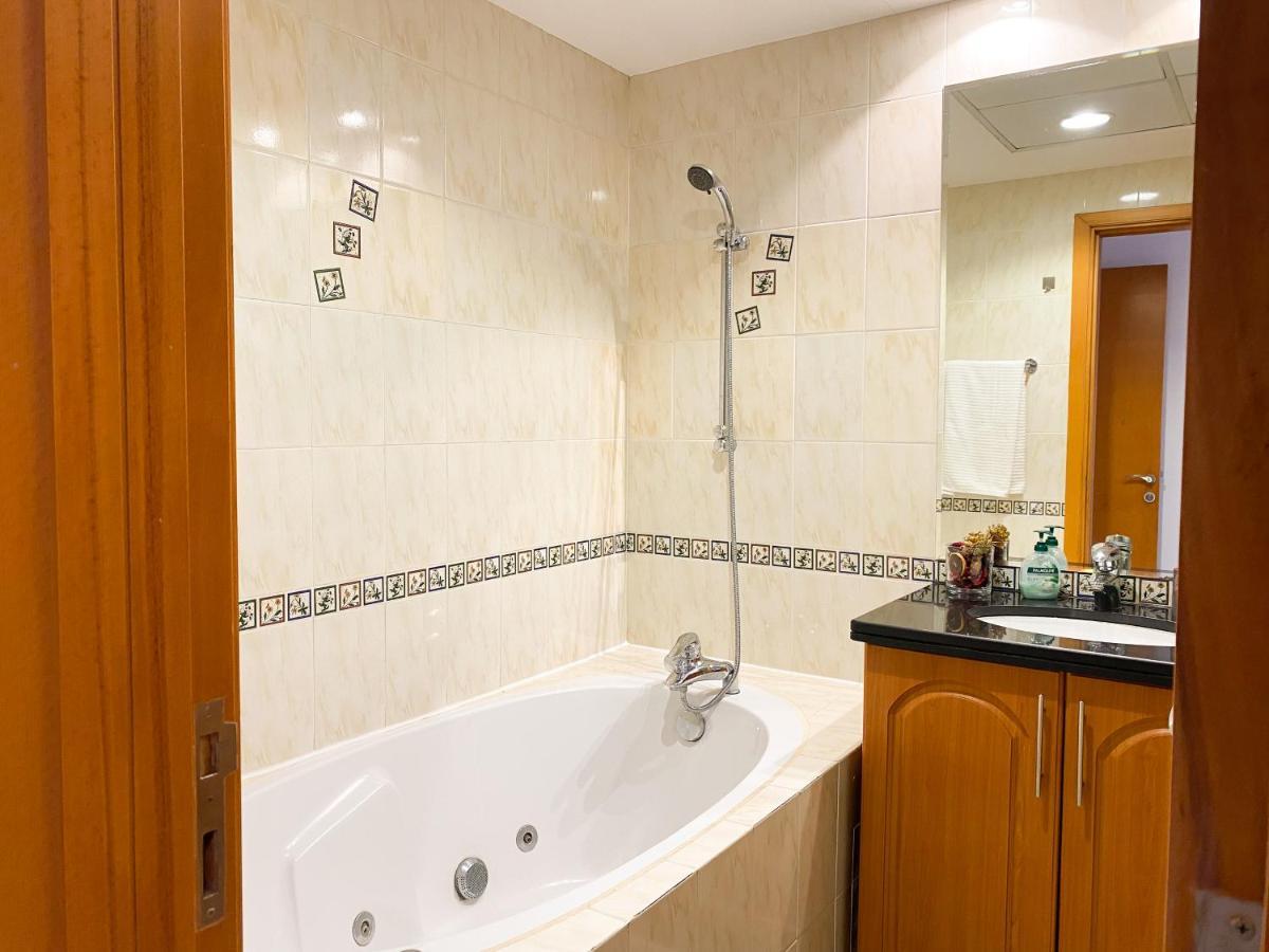 La Buena Vida Homes - Exquisite Spacious Luxe 1br , Full Marina View, Kitchen, 5 Min To Beach, Jbr And Marina Apartment