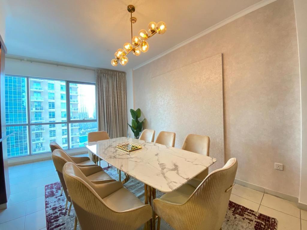 Appartamento Durrani Homes - The Residences 5br Besides Mall With Burjkhalifa And Fountain View