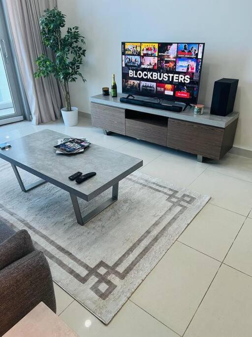 1 Bed With Sea View, Pool, Gym & Free Parking In Marina