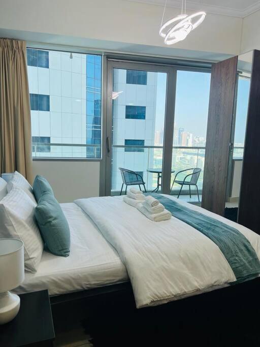 1 Bed With Sea View, Pool, Gym & Free Parking In Marina Apartament Dubai