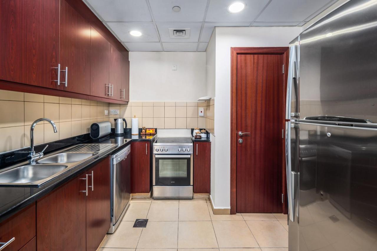 Lovely 2-bed In Jbr - 5 Mins From - Palm View! Apartamento Dubái