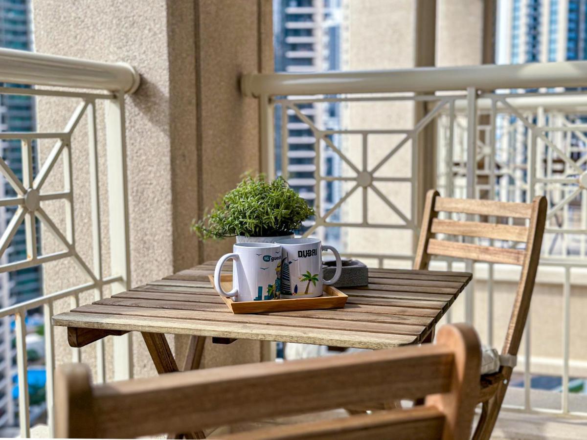 Higuests - Snug Studio With Balcony In The Heart Of Downtown Lägenhet *