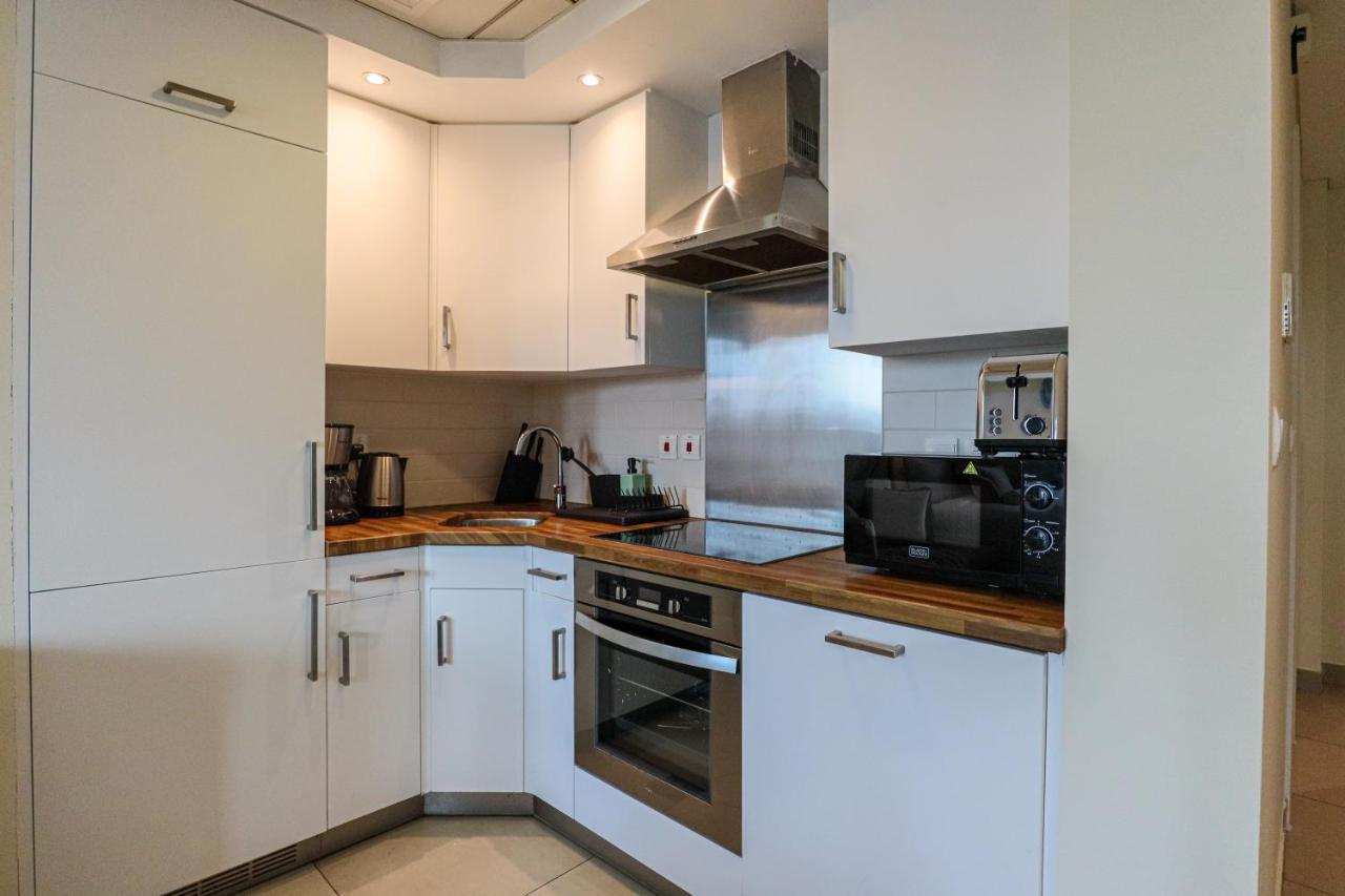 Higuests - Snug Studio With Balcony In The Heart Of Downtown * Dubai