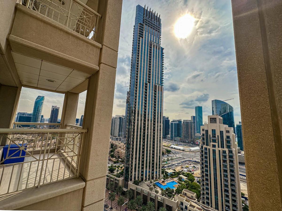 Higuests - Snug Studio With Balcony In The Heart Of Downtown