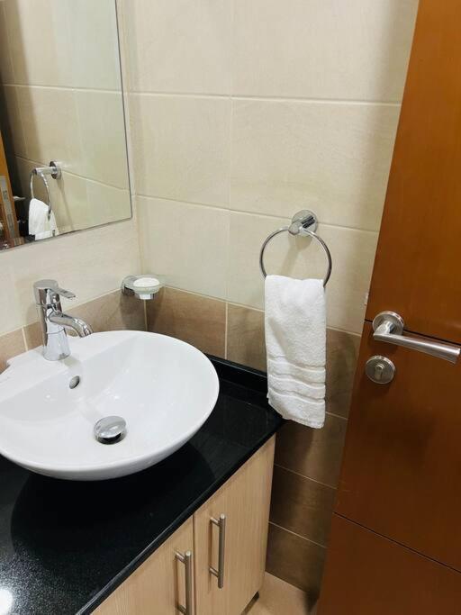Apartament 1 Bed With Sea View, Pool, Gym & Free Parking In Marina *
