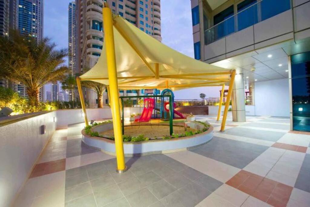 1 Bed With Sea View, Pool, Gym & Free Parking In Marina Apartament Dubai