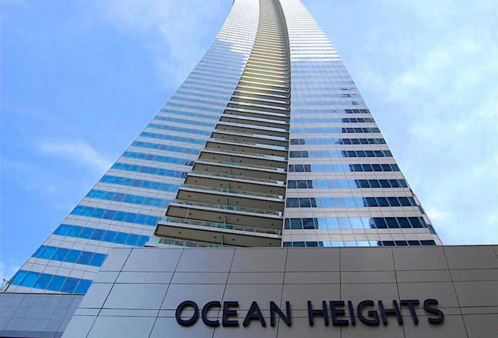 1 Bed With Sea View, Pool, Gym & Free Parking In Marina * Dubai