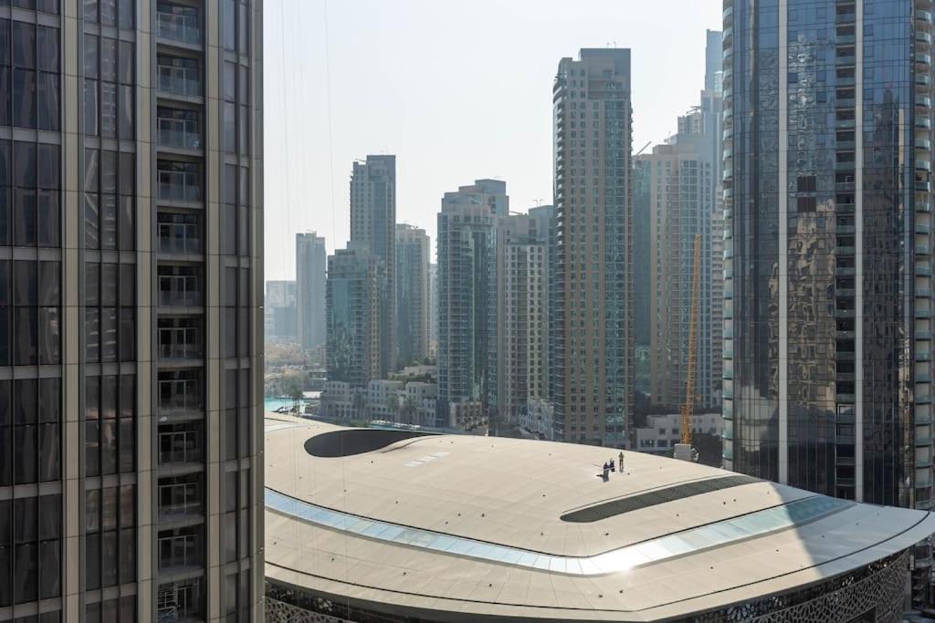 Luxury 3br In Downtown With Pool, Fitness, Patio Appartement Dubaï