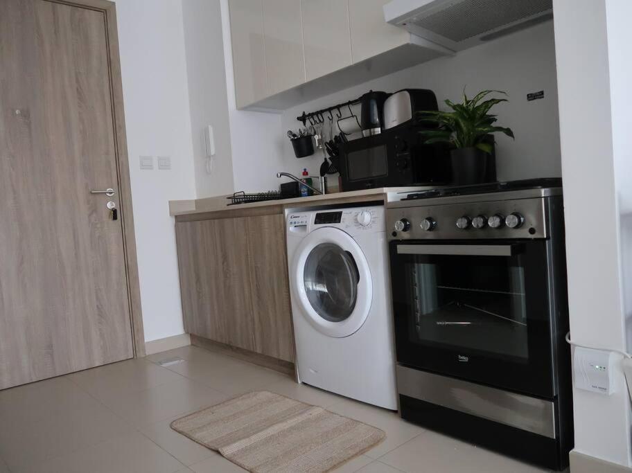 Lovely In With Many Amenities Lägenhet Dubai