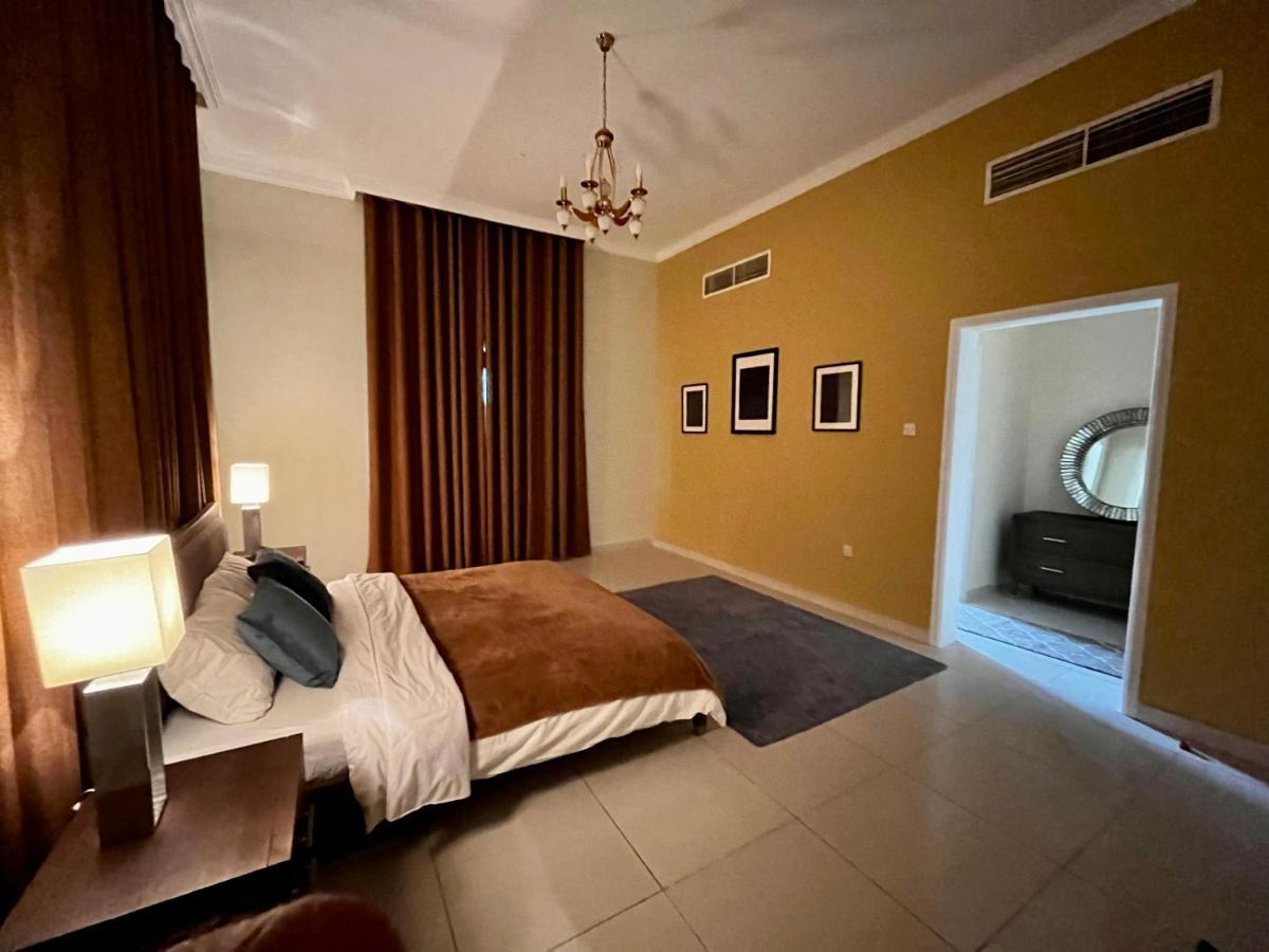 Villa Independent Spacious 3 Bedroom Dubái