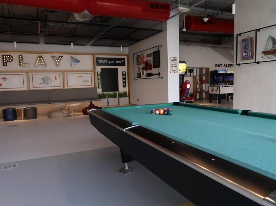 Lovely In With Many Amenities Lägenhet Dubai