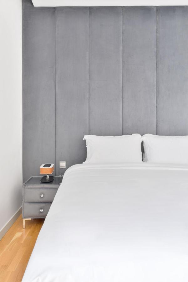 Boutique 3+ 1 Bedroom Apt Facing Ain Apartamento