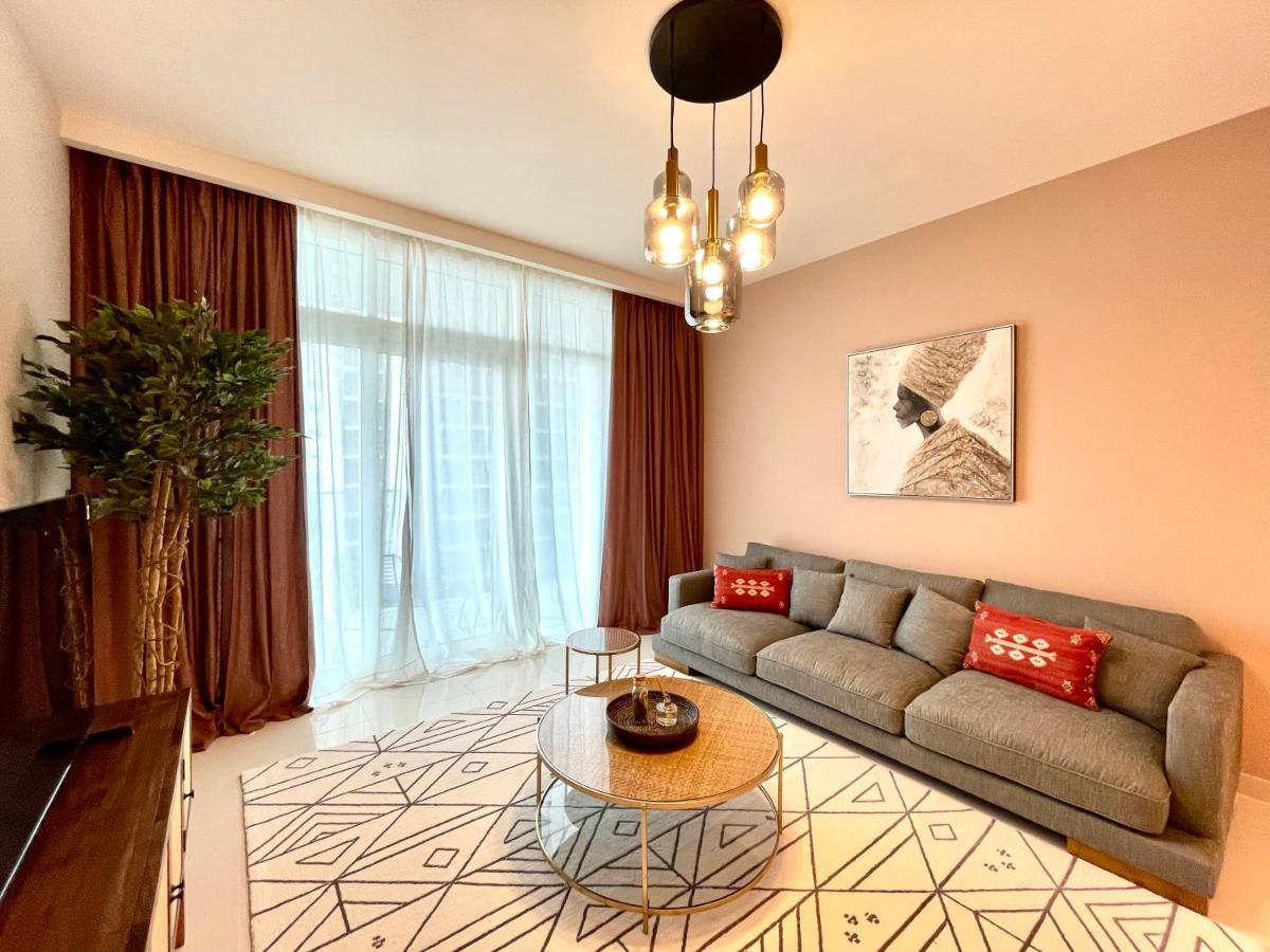 Apartamento Dar Vacation - Luxury White & Badge 1bdr Palm View Dubái