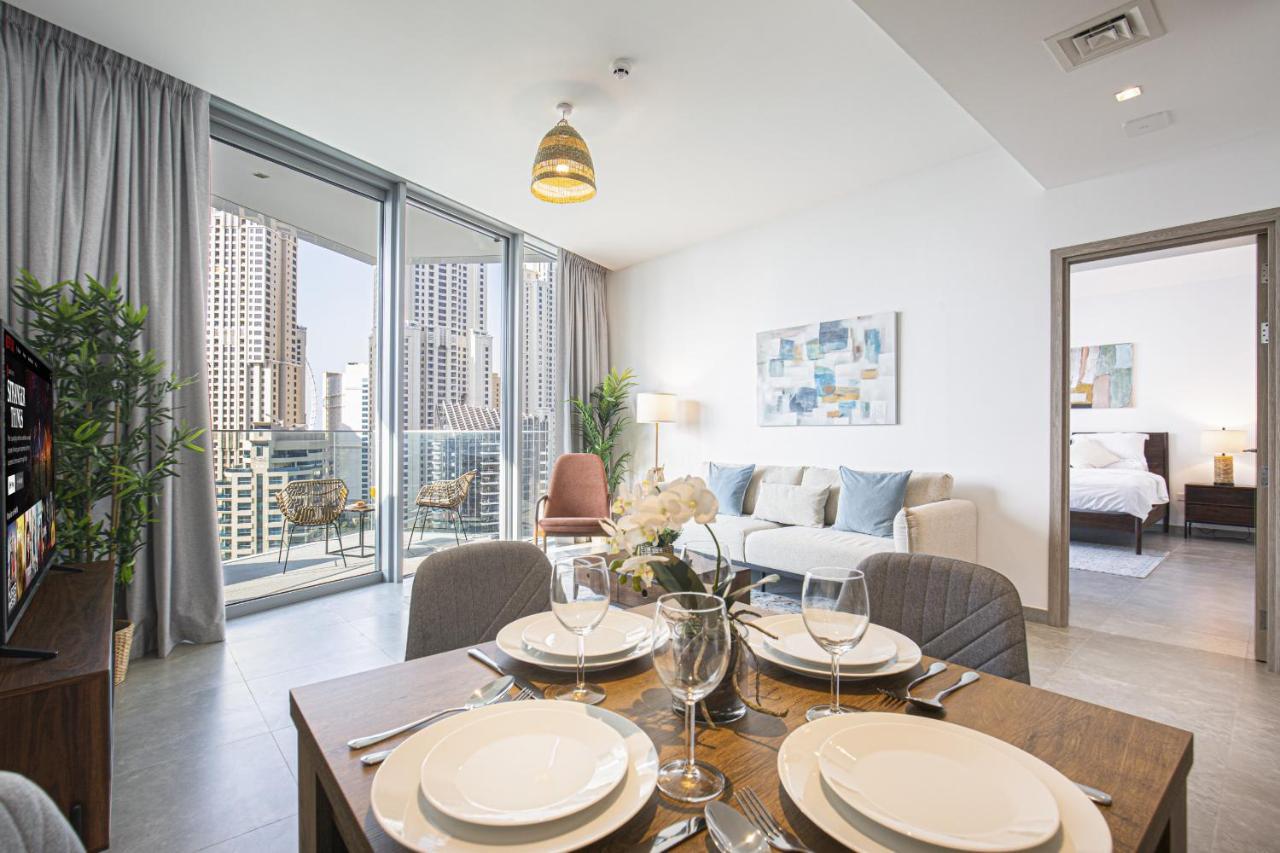 Stunning Views Elegant 5 Star Luxury 1br Marina