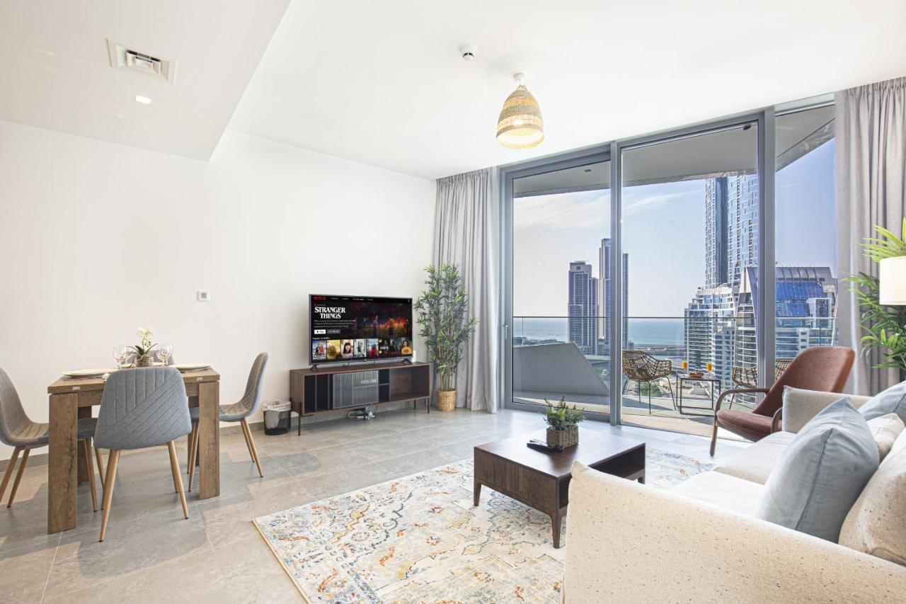Stunning Views Elegant 5 Star Luxury 1br Marina Dubai