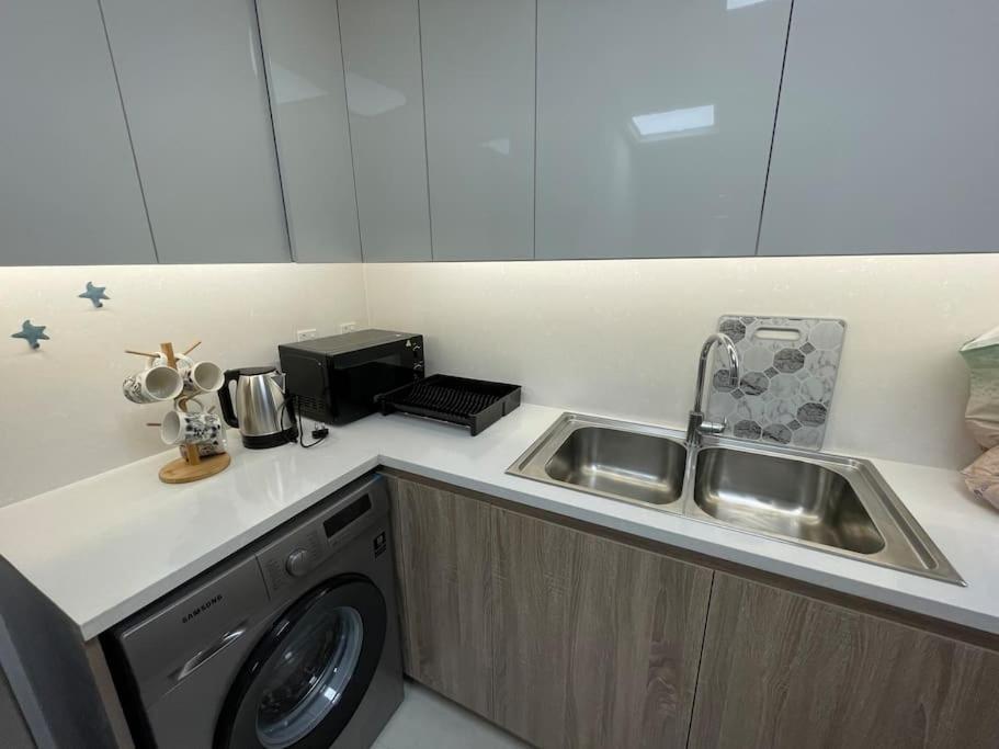 Lejlighed Lovely New 1 Bed Apt - Mirdif Hills Avenue Dubai
