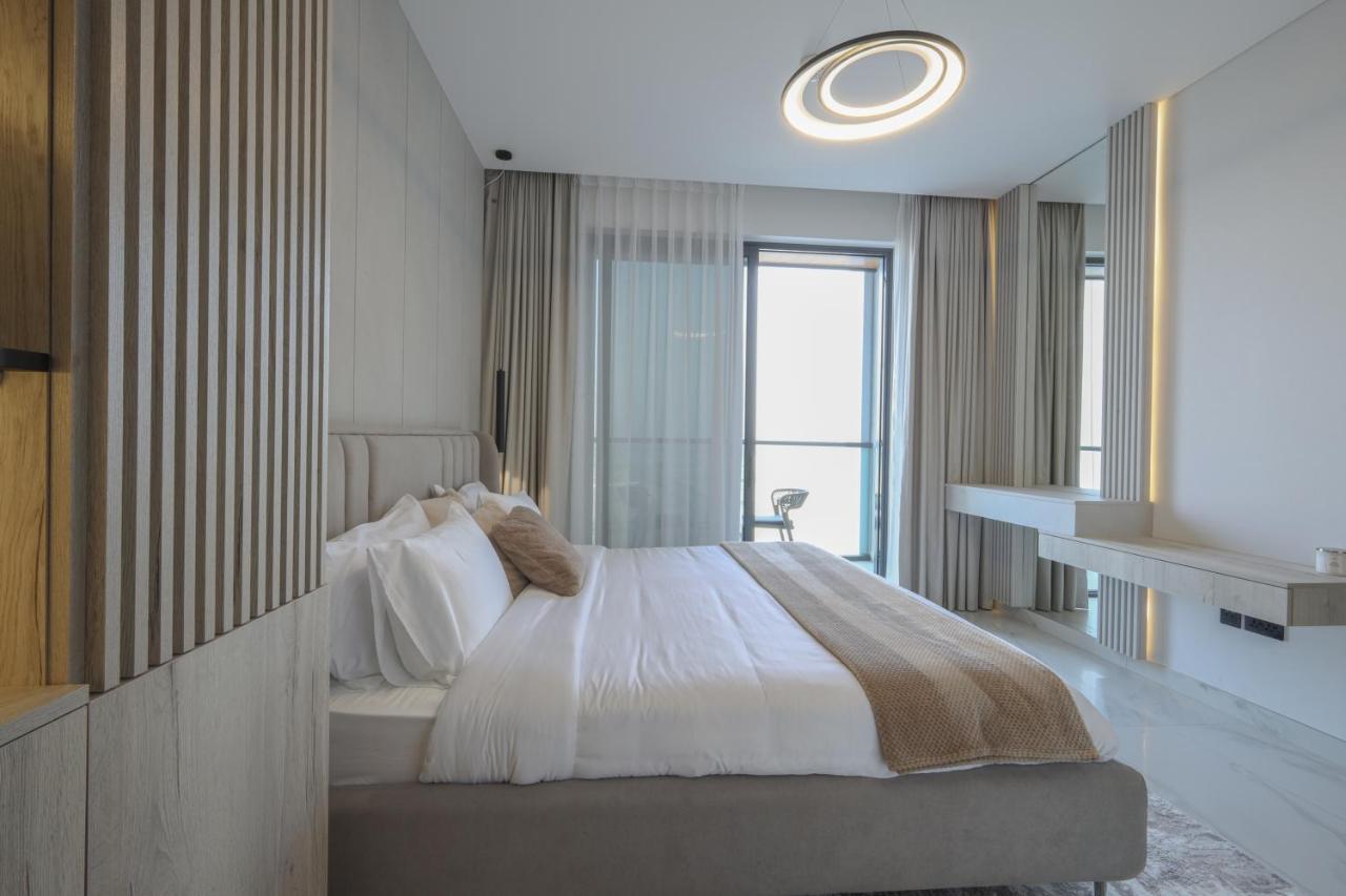 Full Moon Of One Park Avenue Apartemen *
