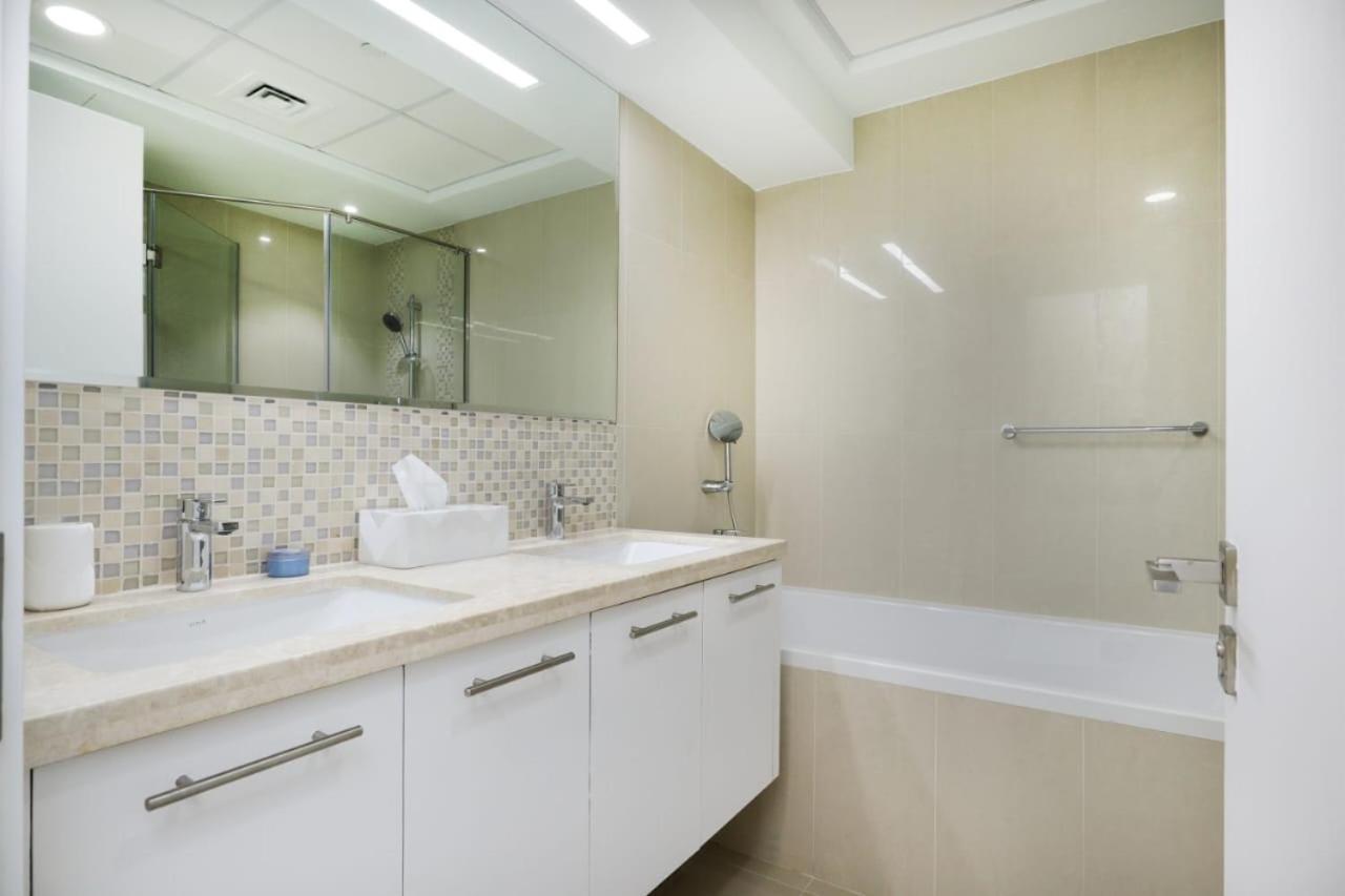Luxurious 2 Bedroom + Maid With Burj Khalifa View Dubái