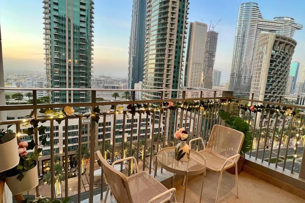 In Downtown Dubai, 3min Walk To Burj Khalifa & Mall Lägenhet