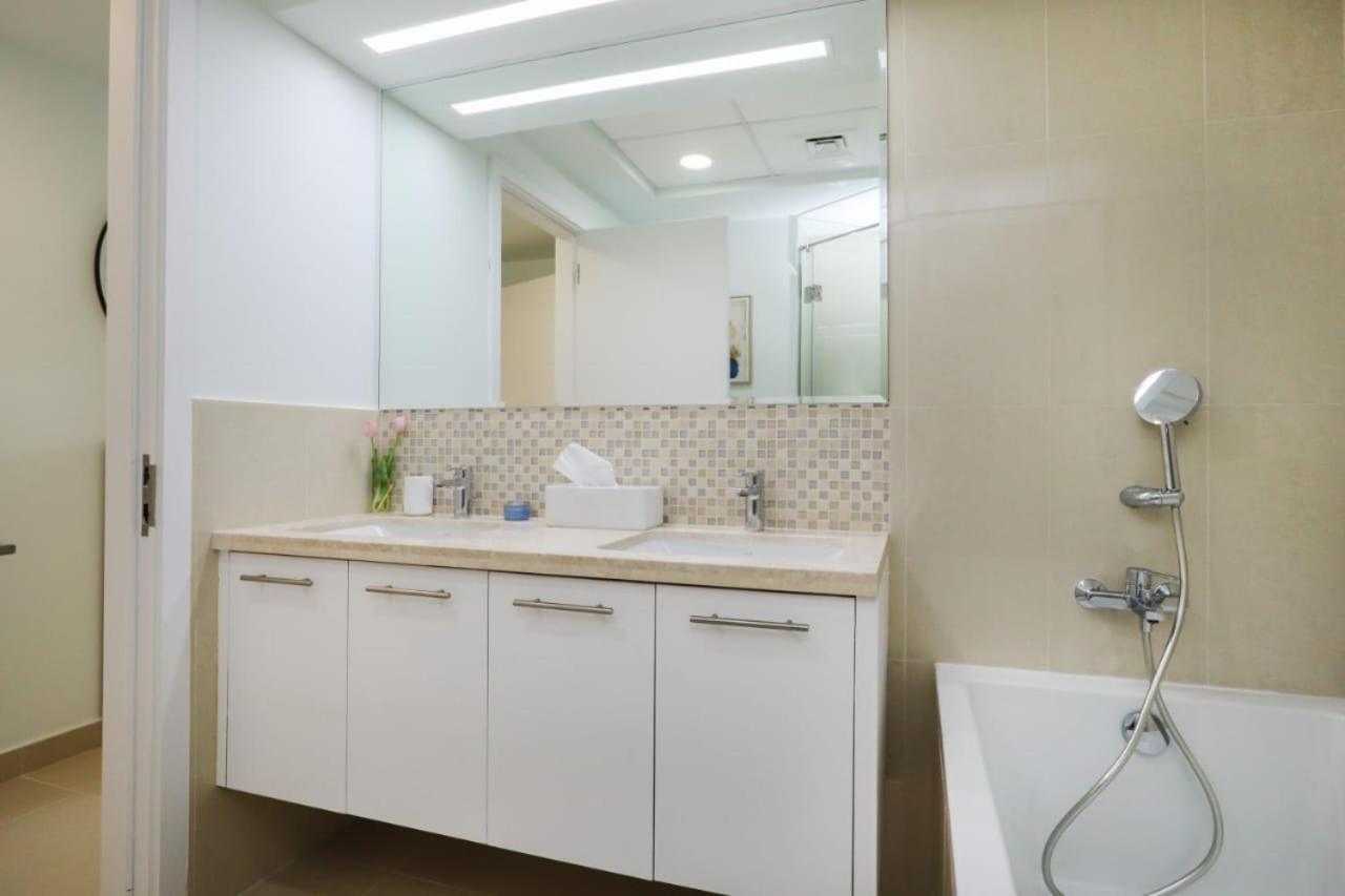 Luxurious 2 Bedroom + Maid With Burj Khalifa View