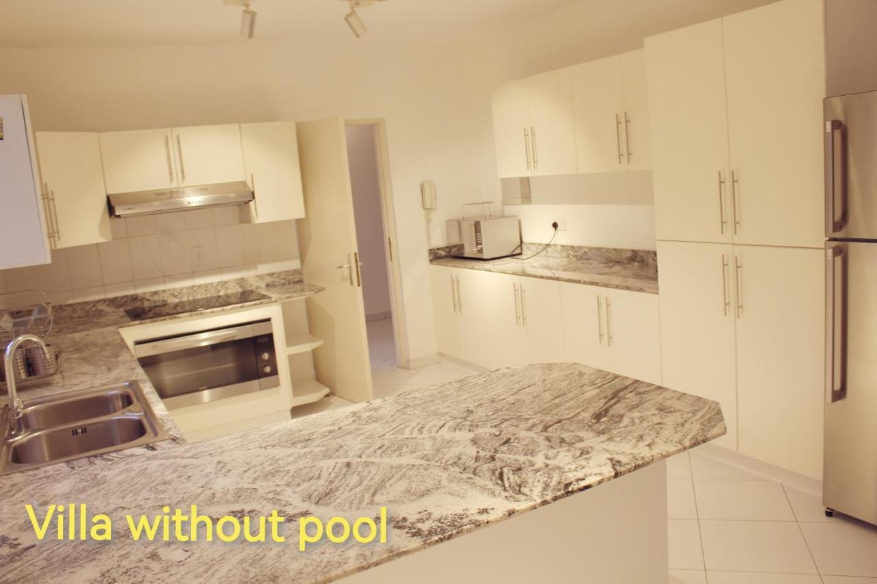 J5 Four Bedroom In Al Wasl Villa *