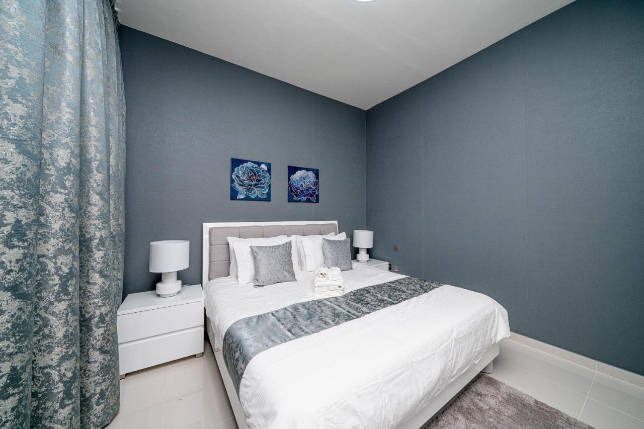 Villa Alh Vacay - Damac Hills 2 Centaury 3br