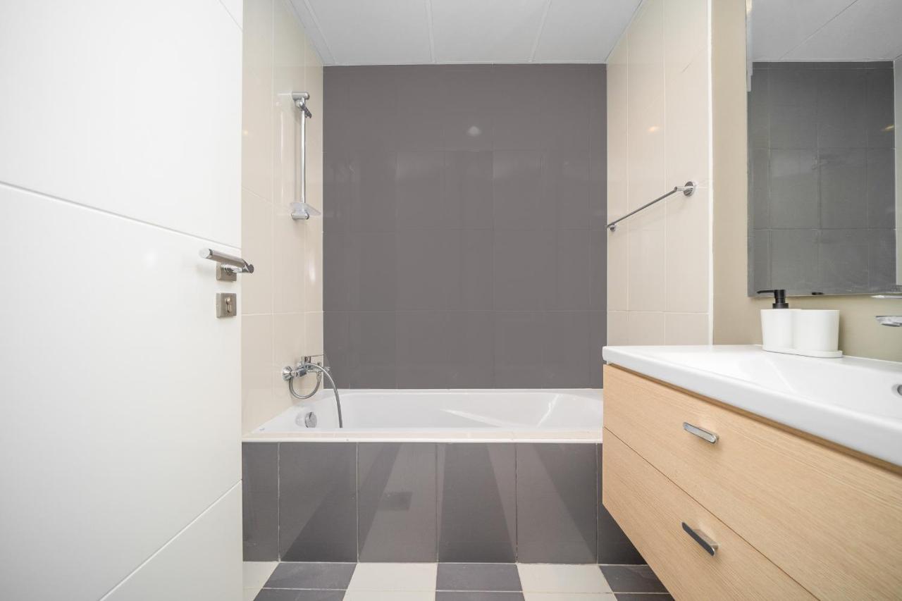 Alh Vacay - Damac Hills 2 Centaury 3br