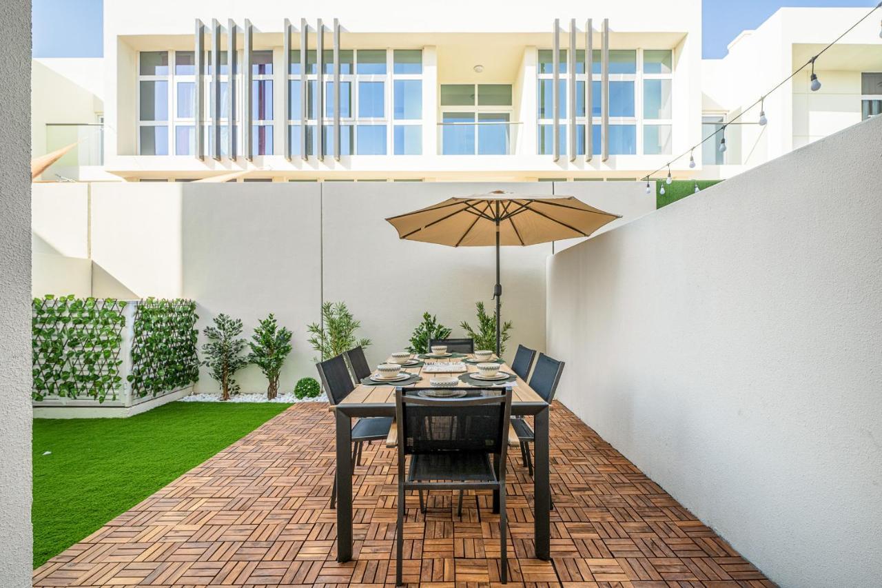 Alh Vacay - Damac Hills 2 Centaury 3br Dubai