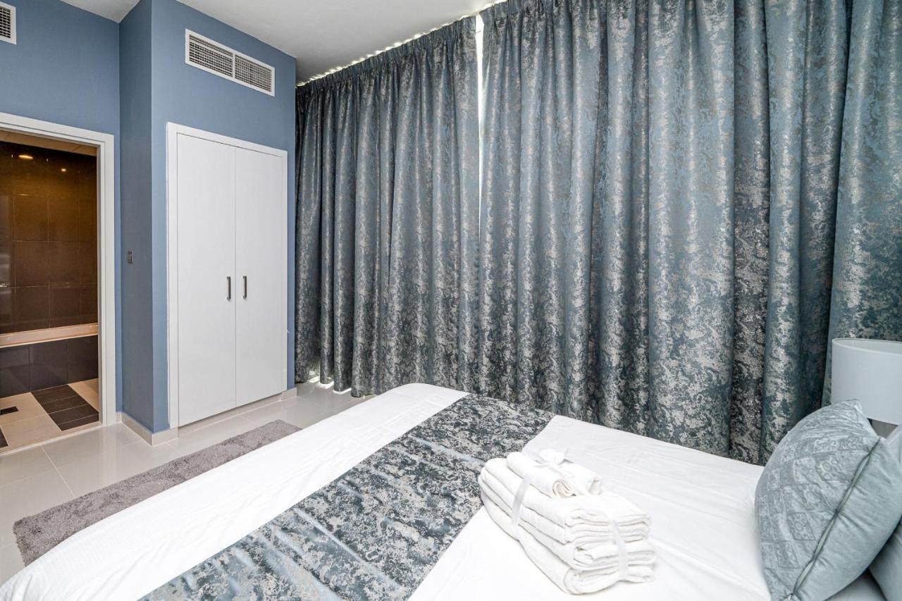 Alh Vacay - Damac Hills 2 Centaury 3br Dubai