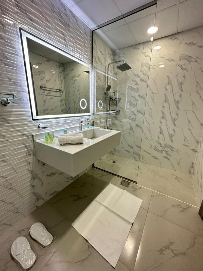 Ultimatestay - Luxurious 4br In Jumeirah Towers Close To Jbr Apartamento Dubái