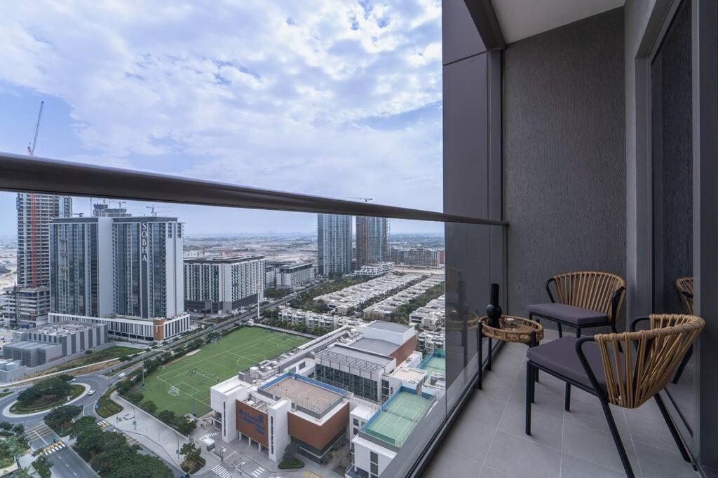 Intimate With Scenic View Of Creek Dubaï