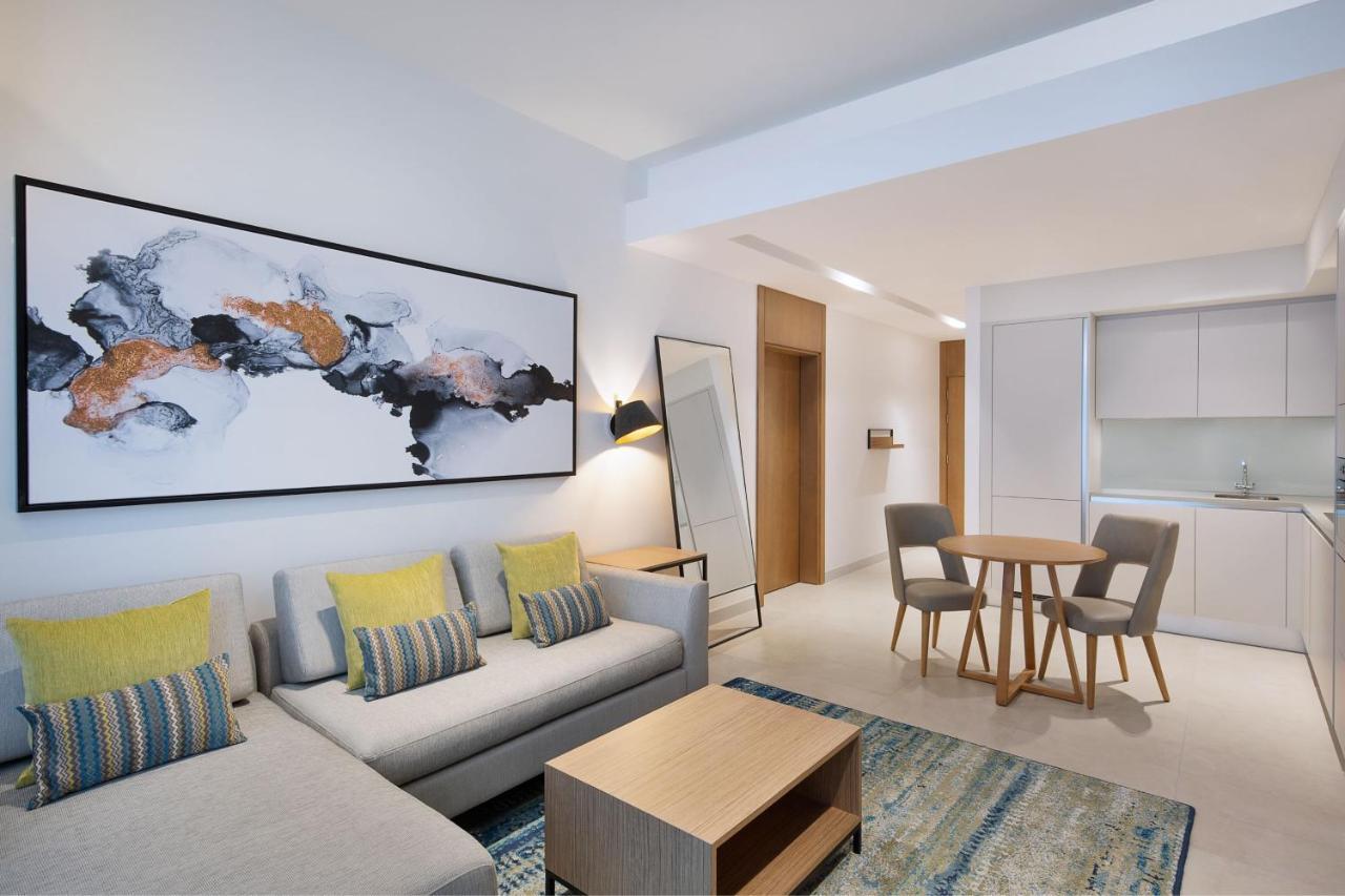 By Marriott Al Jaddaf Hotel Dubái