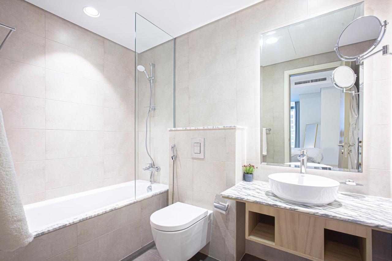 Downtown's Highest Pool & Full 5-star Luxury With Gym, And Restaurants Lejlighed