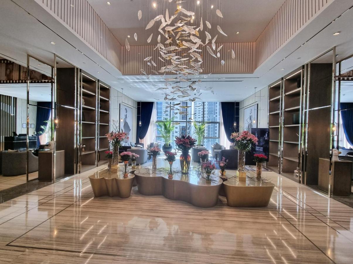 Downtown's Highest Pool & Full 5-star Luxury With Gym, And Restaurants Lejlighed Dubai
