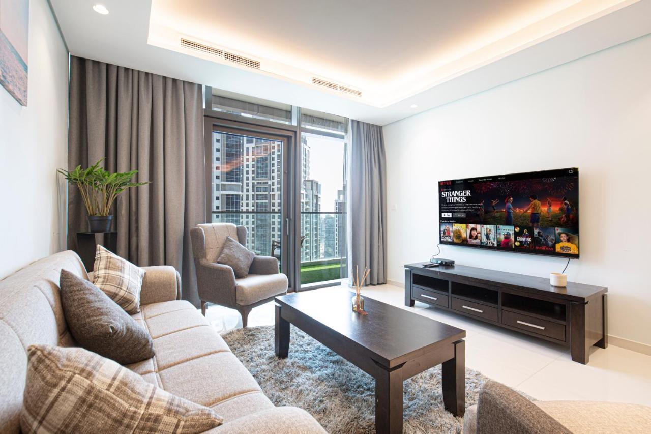 Downtown's Highest Pool & Full 5-star Luxury With Gym, And Restaurants Lejlighed